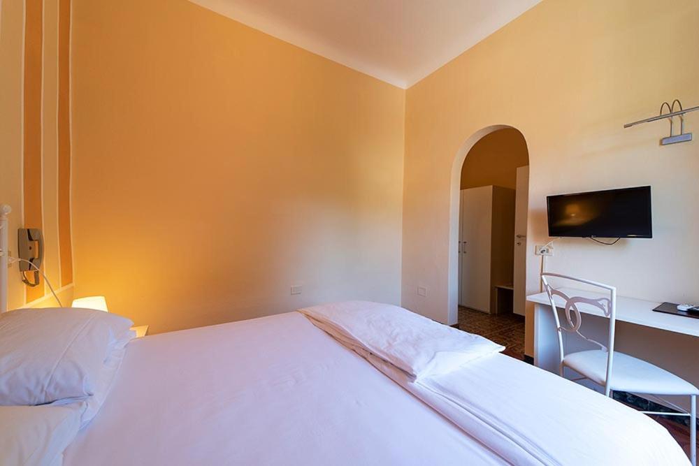 Hotel Casa Lupi Марчиана-Марина Экстерьер фото