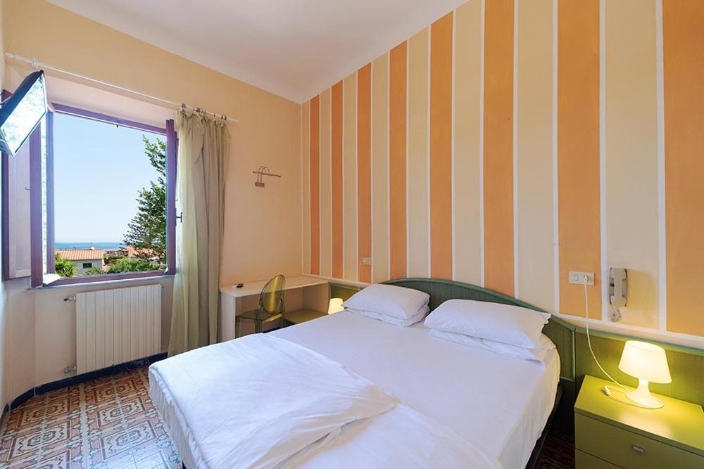 Hotel Casa Lupi Марчиана-Марина Экстерьер фото