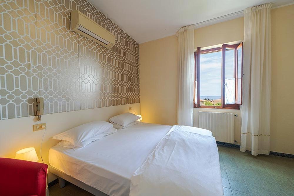 Hotel Casa Lupi Марчиана-Марина Экстерьер фото