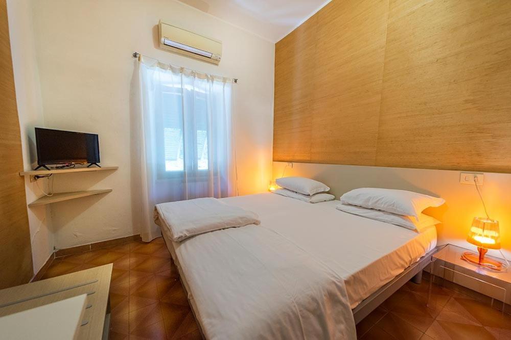 Hotel Casa Lupi Марчиана-Марина Экстерьер фото